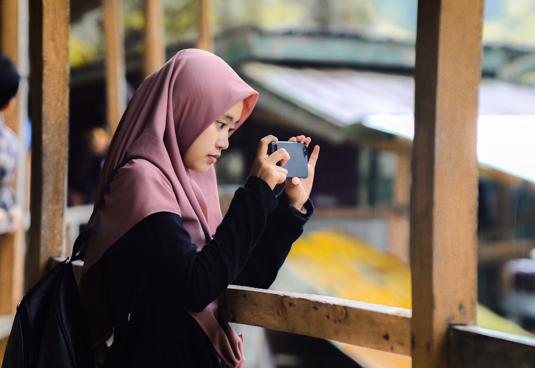 Perempuan Iddah & Media Sosial: Boleh Nge-Post?