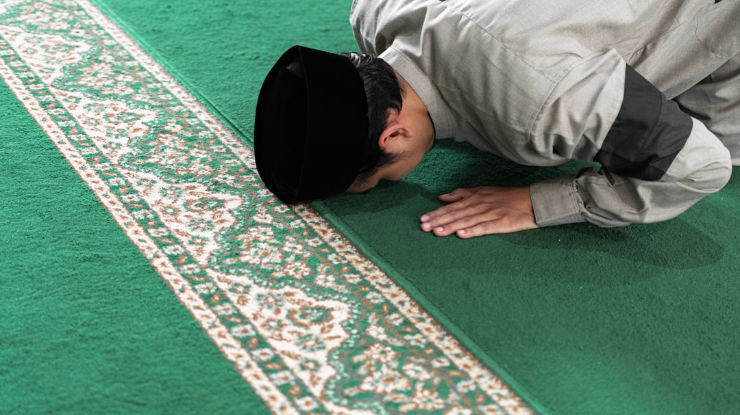 Tindik Wajah dan Keabsahan Ibadah: Mitos atau Fakta?