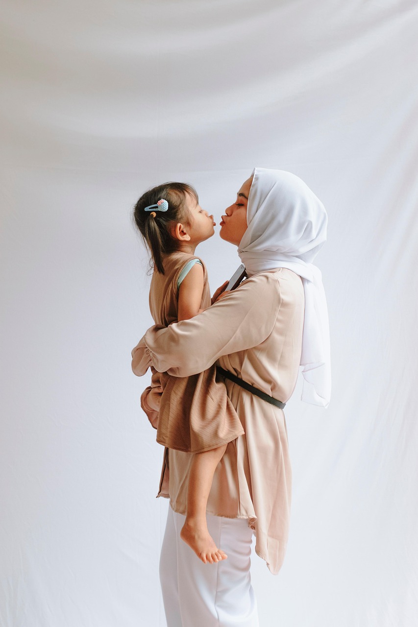 Parenting Islami: Antara Cinta, Tantangan, dan Harapan